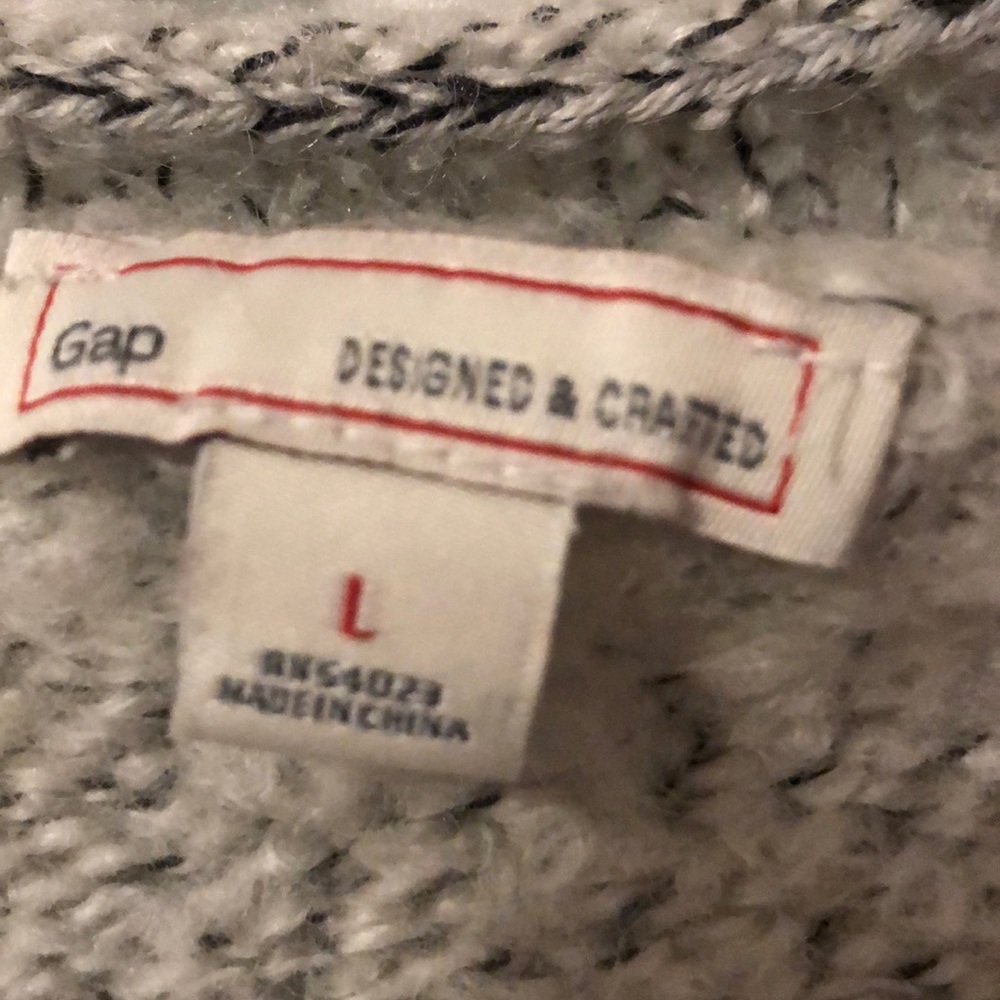 fuzzy gap sweater - Picture 3 of 3